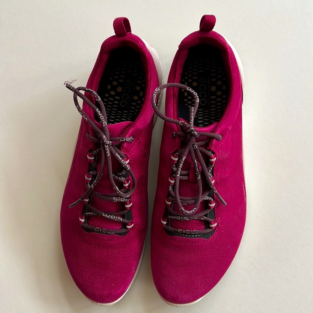Ecco athletic sneaker 10-10.5